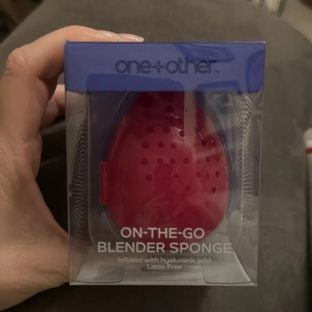 One+Other Pink On-The-Go Blender Sponge